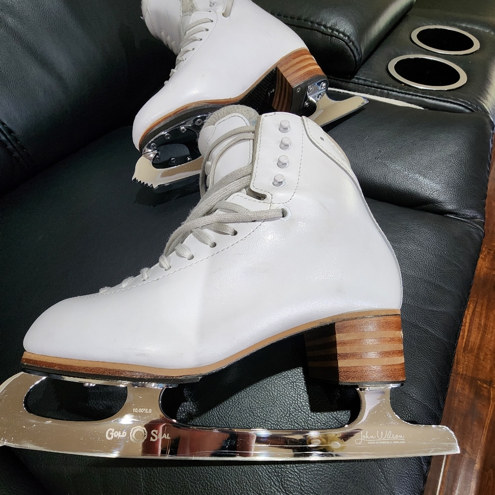 Jacksons skates with a John Wilson Gold seal blades